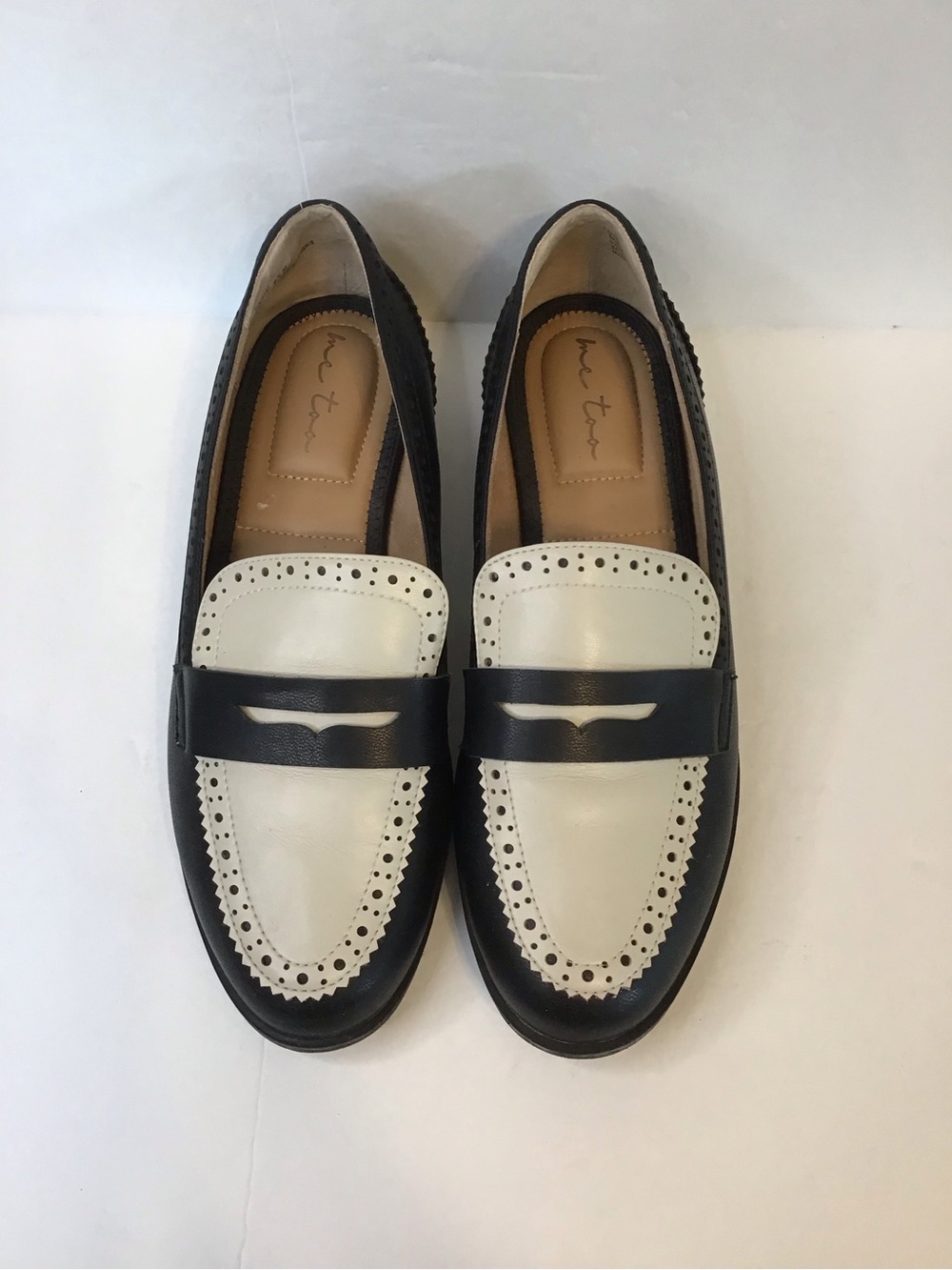ME TOO Women's Classic Black & Ivory Two-Tone Soft Faux Leather Penny Loafer 9.5 - Picture 4 of 8